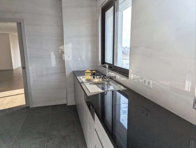 Apartamento T4 para Venda em Cedofeita, Santo Ildefonso, Sé, Miragaia, São Nicolau e Vitória Foto 8