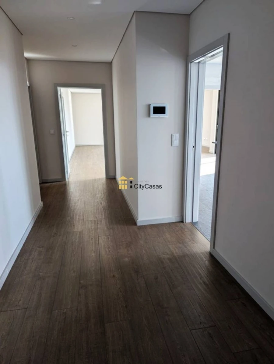 Apartamento T4 para Venda em Cedofeita, Santo Ildefonso, Sé, Miragaia, São Nicolau e Vitória Foto 16