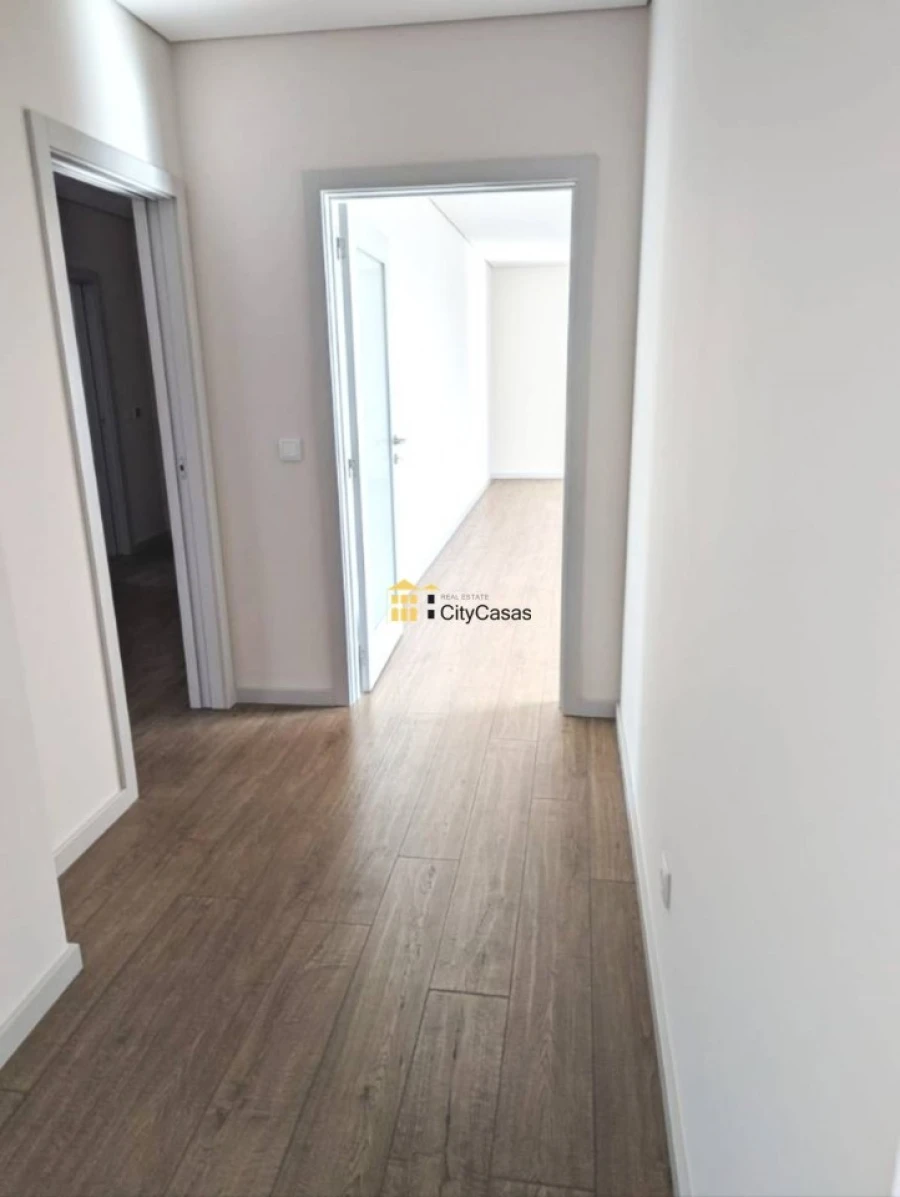 Apartamento T4 para Venda em Cedofeita, Santo Ildefonso, Sé, Miragaia, São Nicolau e Vitória Foto 18
