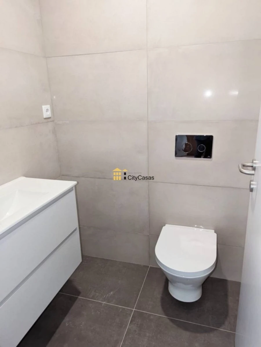 Apartamento T4 para Venda em Cedofeita, Santo Ildefonso, Sé, Miragaia, São Nicolau e Vitória Foto 24
