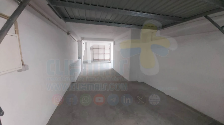 Garagem para Arrendamento em Nogueira, Fraião e Lamaçães Foto 1