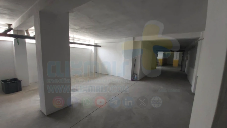 Garagem para Arrendamento em Nogueira, Fraião e Lamaçães Foto 5