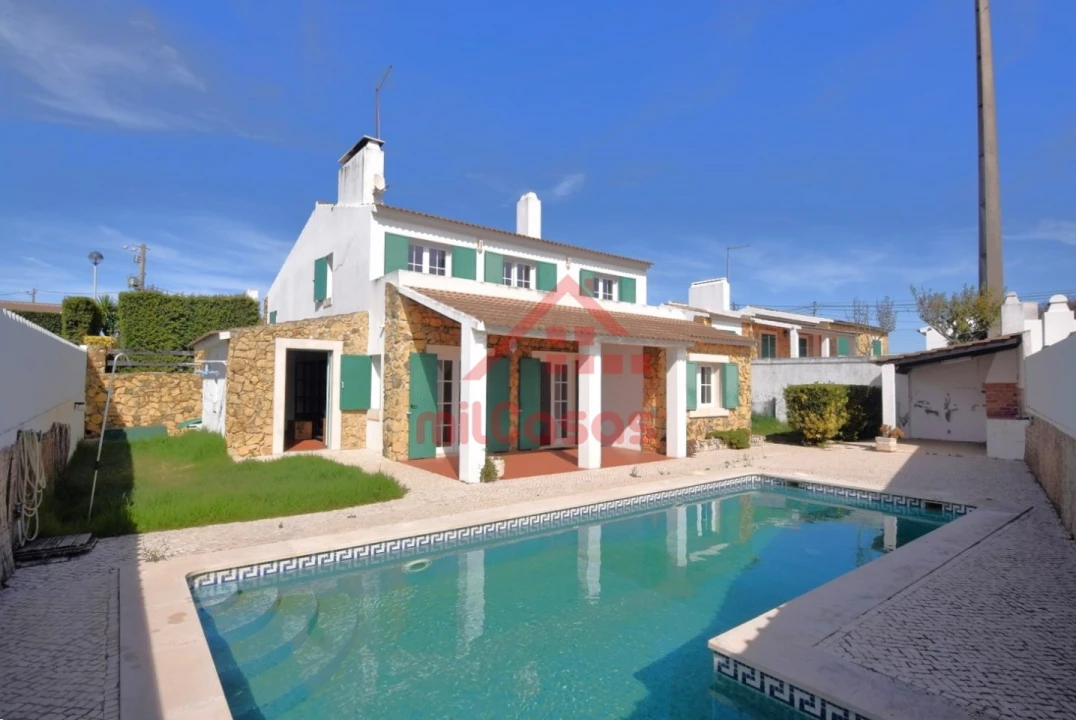 Moradia T3 para Venda em Carvoeira Foto 28