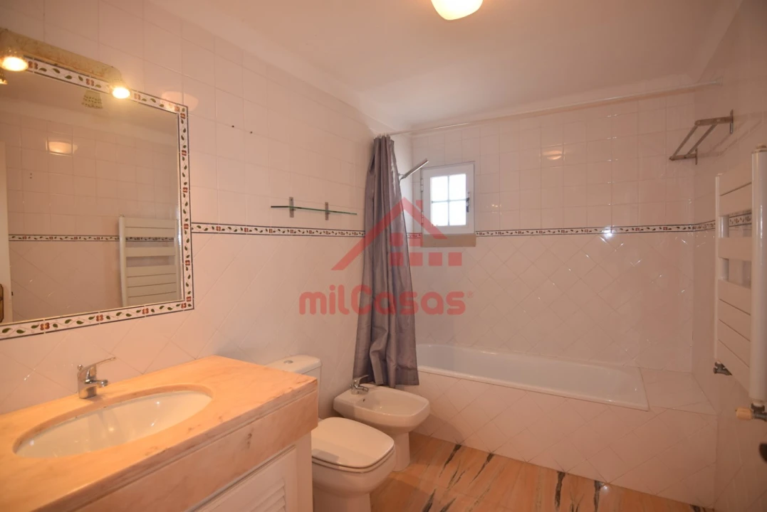 Moradia T3 para Venda em Carvoeira Foto 10