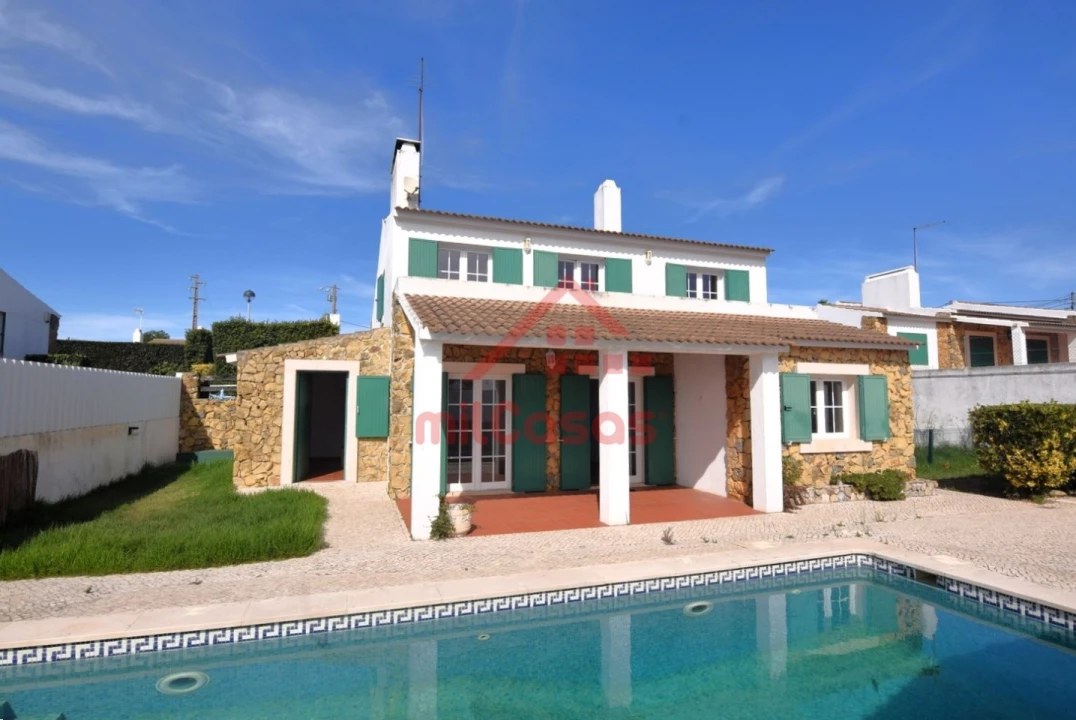 Moradia T3 para Venda em Carvoeira Foto 1