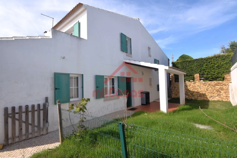 Moradia T3 para Venda em Carvoeira Foto 3