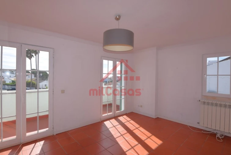 Moradia T3 para Venda em Carvoeira Foto 13