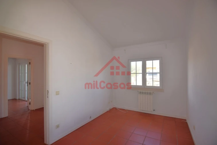 Moradia T3 para Venda em Carvoeira Foto 18