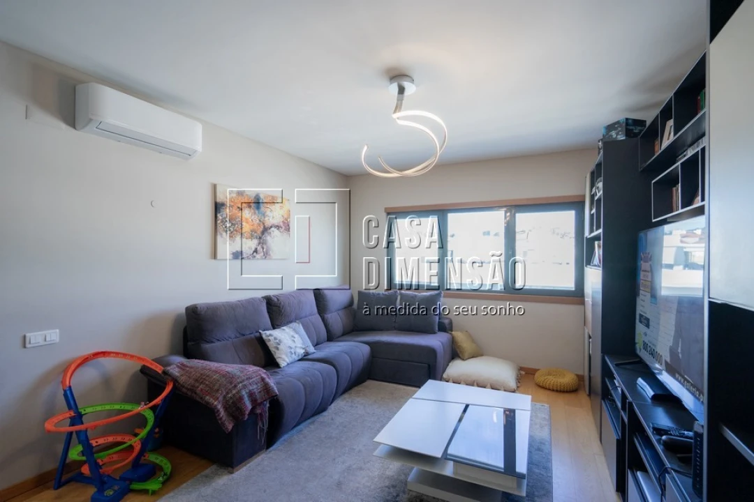 Apartamento T2 para Venda em Venteira Foto 4