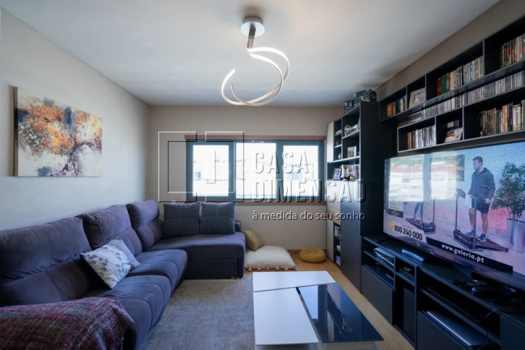 Apartamento T2 para Venda em Venteira Foto 5