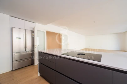 Apartamento T3 para Venda em Carcavelos e Parede