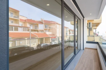 Apartamento T3 para Venda em Carcavelos e Parede