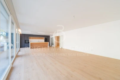 Apartamento T3 para Venda em Carcavelos e Parede