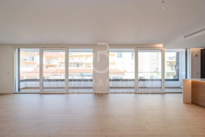 Apartamento T3 para Venda em Carcavelos e Parede