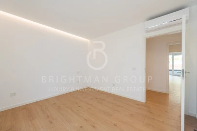 Apartamento T3 para Venda em Carcavelos e Parede