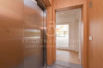 Apartamento T3 para Venda em Carcavelos e Parede
