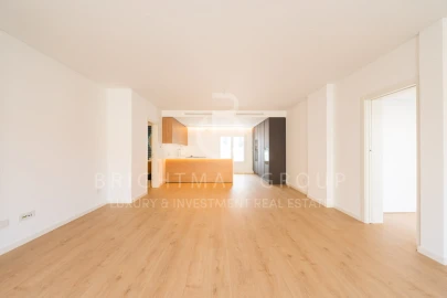 Apartamento T3 para Venda em Carcavelos e Parede