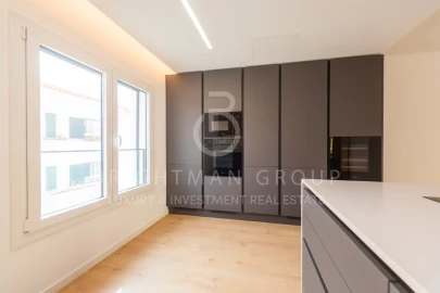 Apartamento T3 para Venda em Carcavelos e Parede