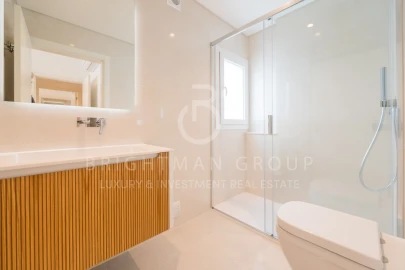 Apartamento T3 para Venda em Carcavelos e Parede