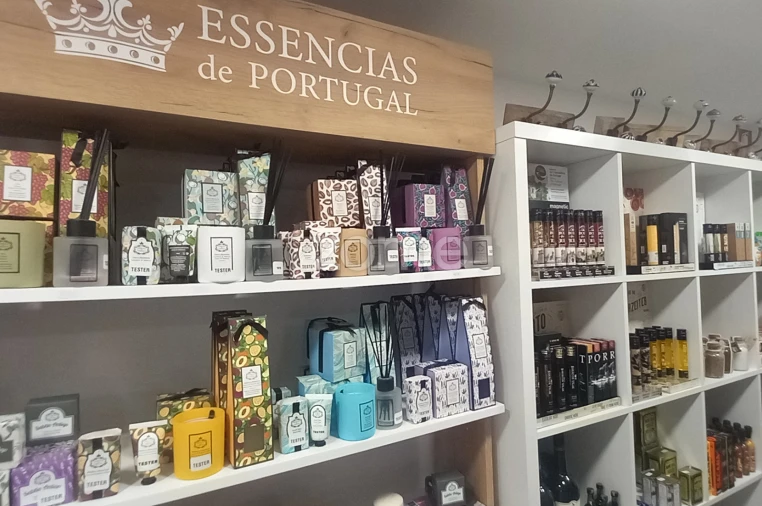 Negócio para Trespasse em Santa Maria e São Miguel, São Martinho, São Pedro Penaferrim Foto 11