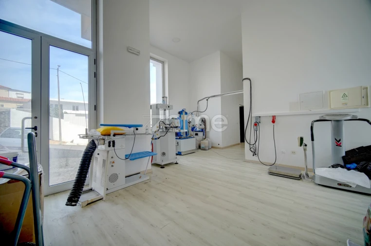 Negócio para Trespasse em Santa Iria de Azoia, São João da Talha e Bobadela Foto 21