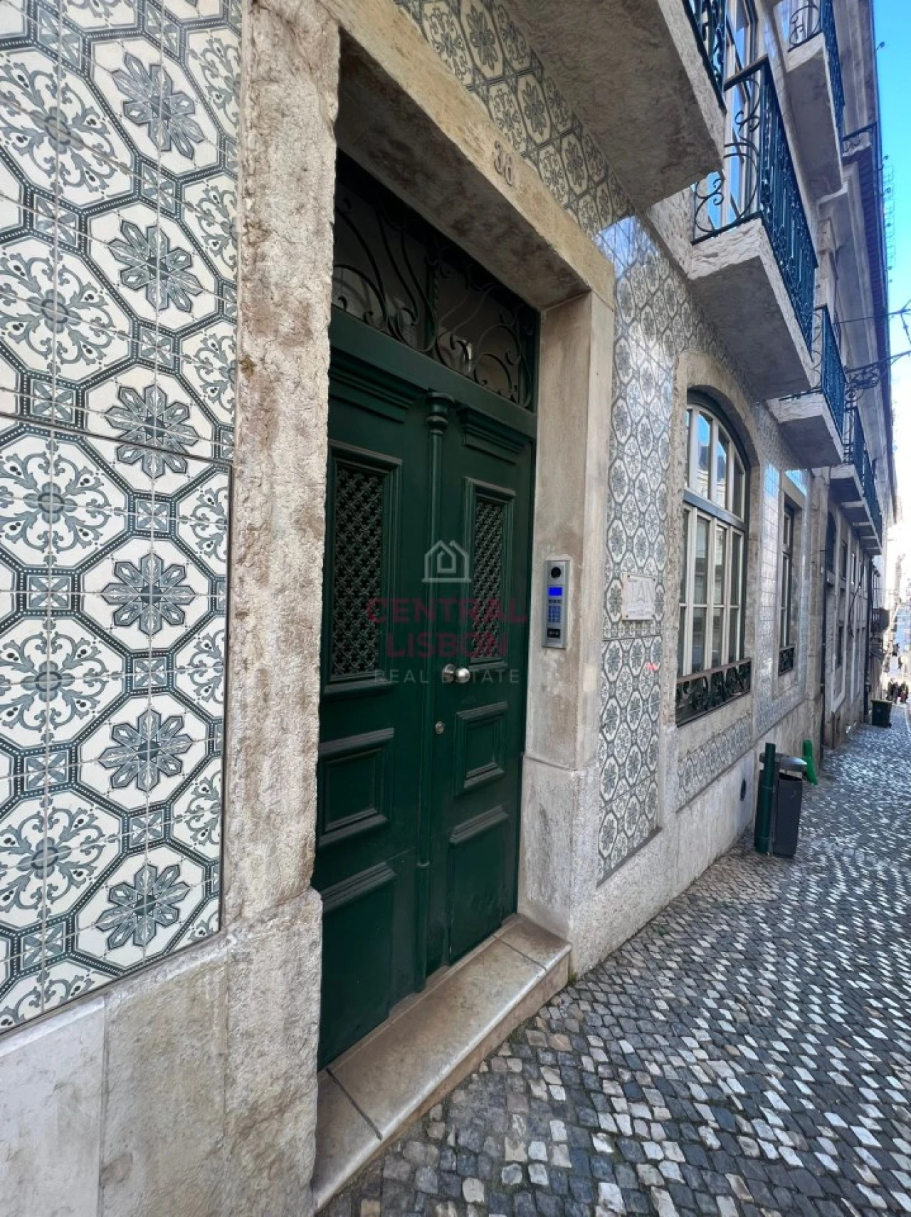 Apartamento T1 para Arrendamento em Santa Maria Maior Foto 2