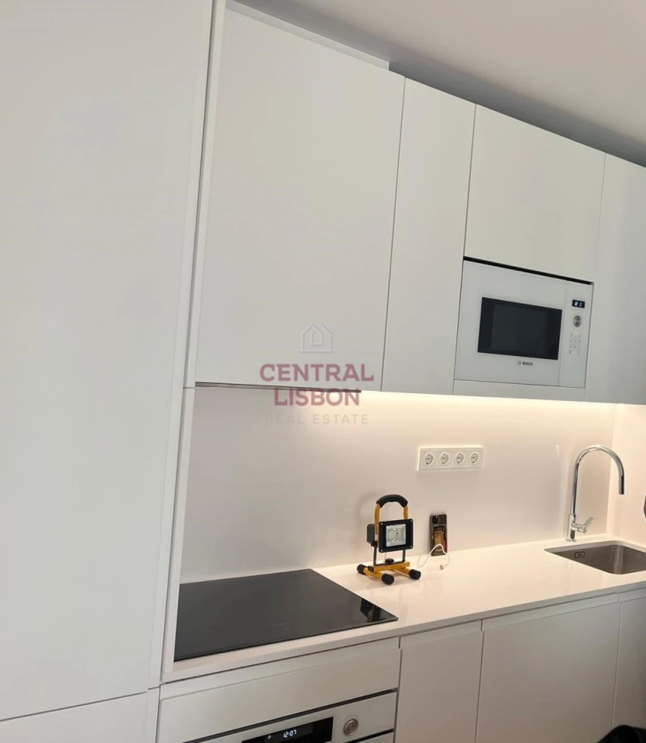 Apartamento T1 para Arrendamento em Santa Maria Maior Foto 12