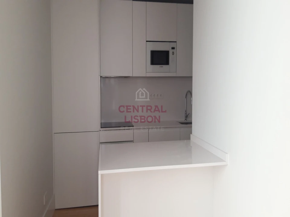 Apartamento T1 para Arrendamento em Santa Maria Maior Foto 13