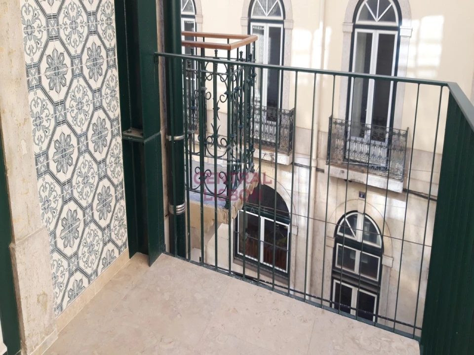 Apartamento T1 para Arrendamento em Santa Maria Maior Foto 7