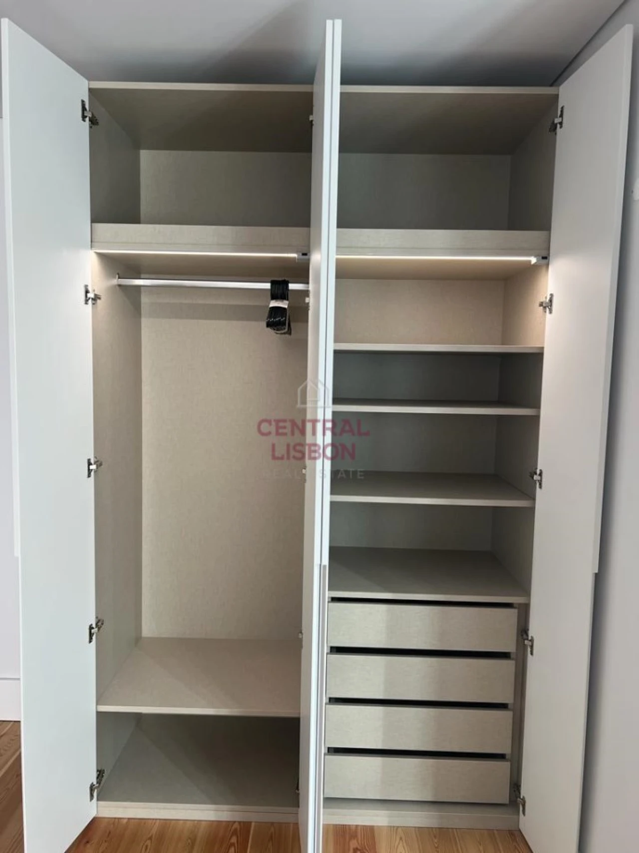 Apartamento T1 para Arrendamento em Santa Maria Maior Foto 23