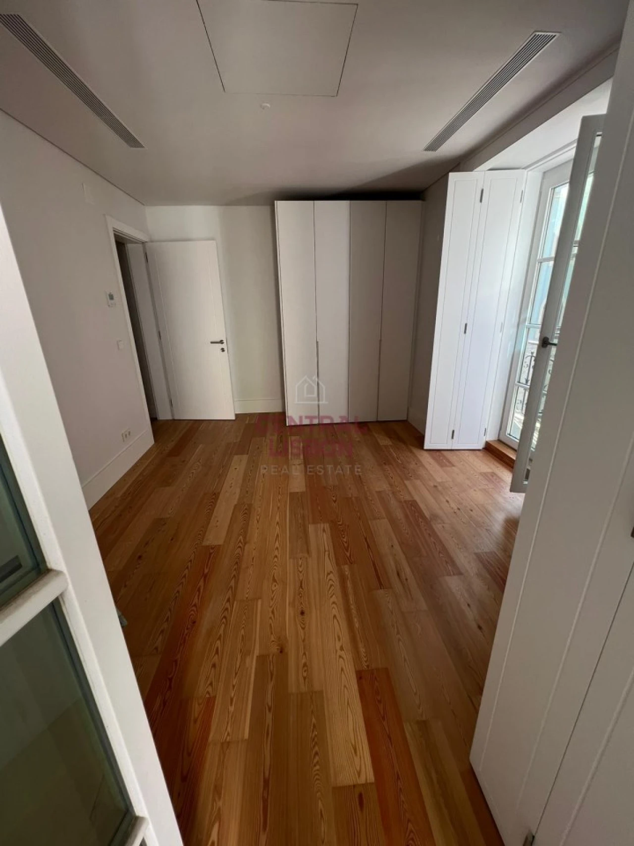 Apartamento T1 para Arrendamento em Santa Maria Maior Foto 21