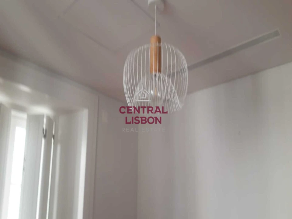 Apartamento T1 para Arrendamento em Santa Maria Maior Foto 24