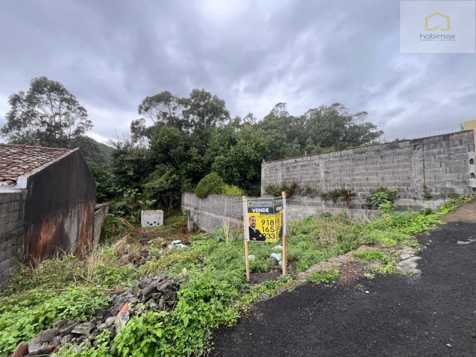 Terreno para Venda em Fajã de Cima Foto 1