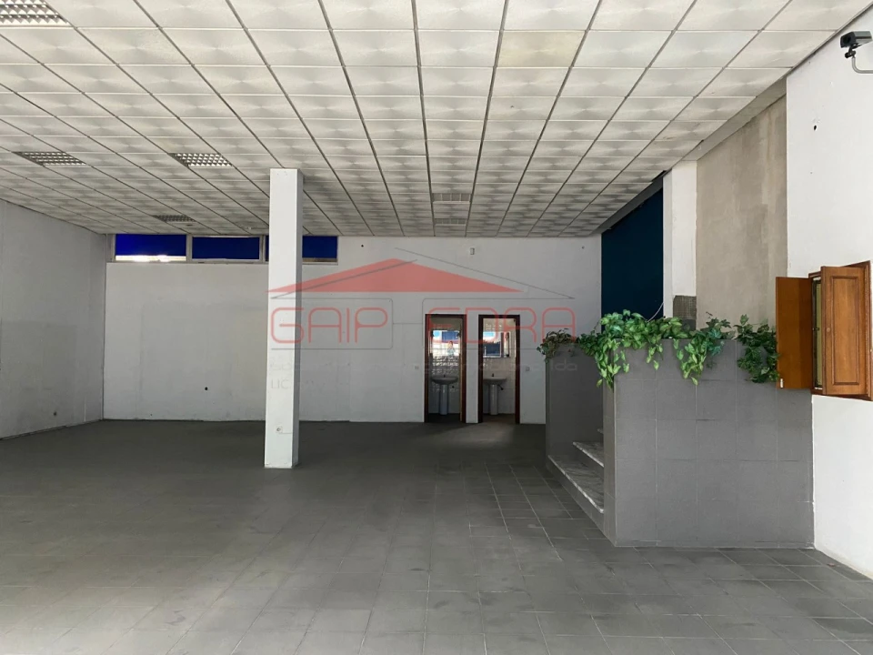 Loja para Venda em Santa Maria de Lamas Foto 16