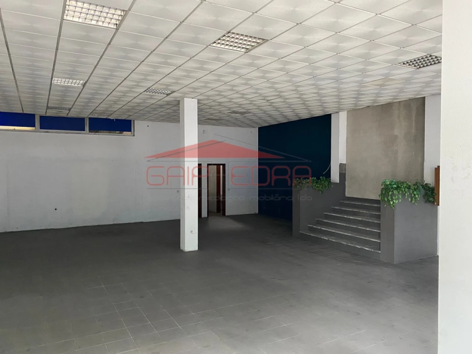 Loja para Venda em Santa Maria de Lamas Foto 17