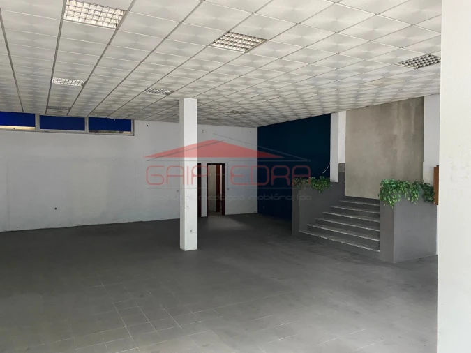 Loja para Venda em Santa Maria de Lamas Foto 17