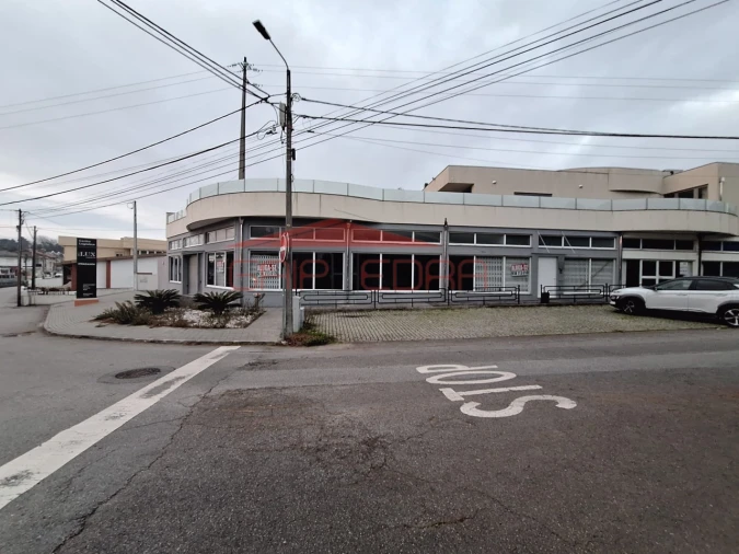 Loja para Venda em Santa Maria de Lamas Foto 20