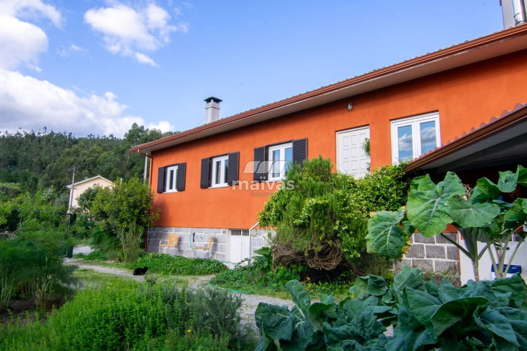 Moradia T3 para Venda em Caires Foto 28