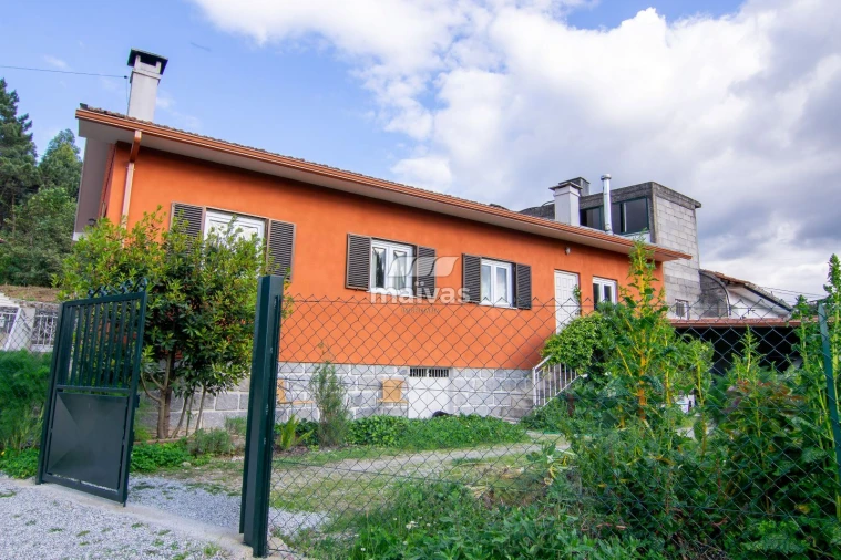 Moradia T3 para Venda em Caires Foto 29