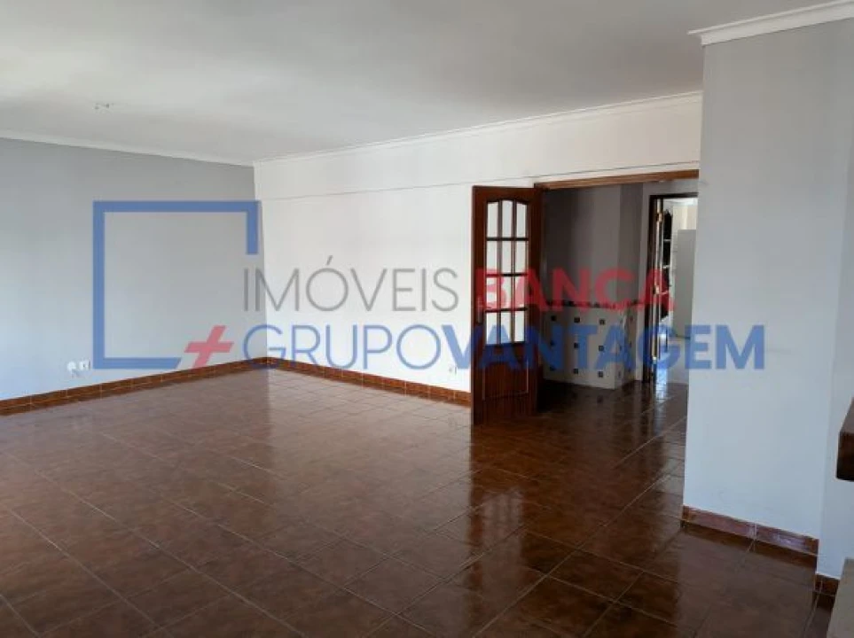 Apartamento T3 para Venda em Carregado e Cadafais Foto 6
