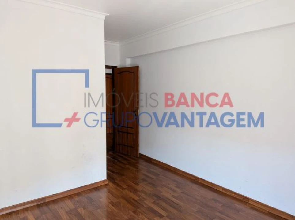 Apartamento T3 para Venda em Carregado e Cadafais Foto 16