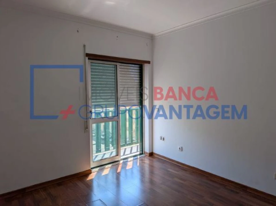 Apartamento T3 para Venda em Carregado e Cadafais Foto 17
