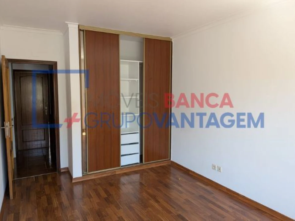 Apartamento T3 para Venda em Carregado e Cadafais Foto 20