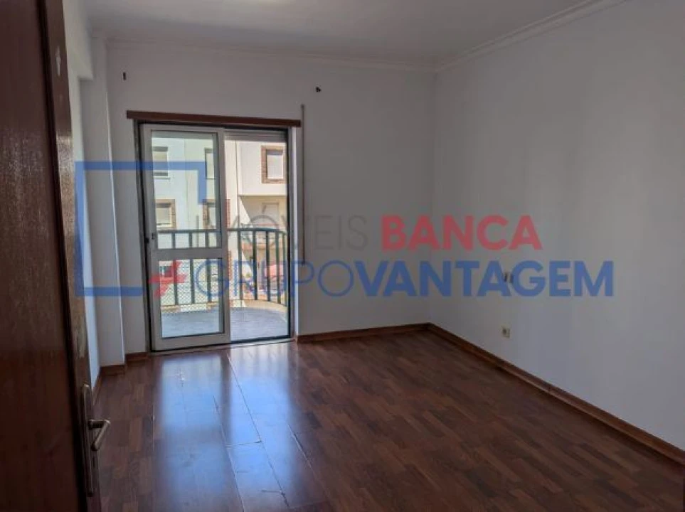 Apartamento T3 para Venda em Carregado e Cadafais Foto 23