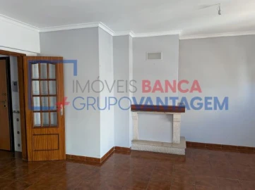 Apartamento T3 para Venda em Carregado e Cadafais