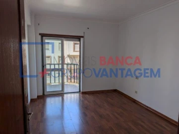 Apartamento T3 para Venda em Carregado e Cadafais