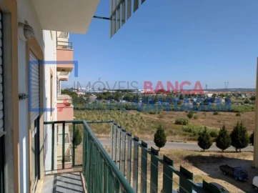Apartamento T3 para Venda em Carregado e Cadafais