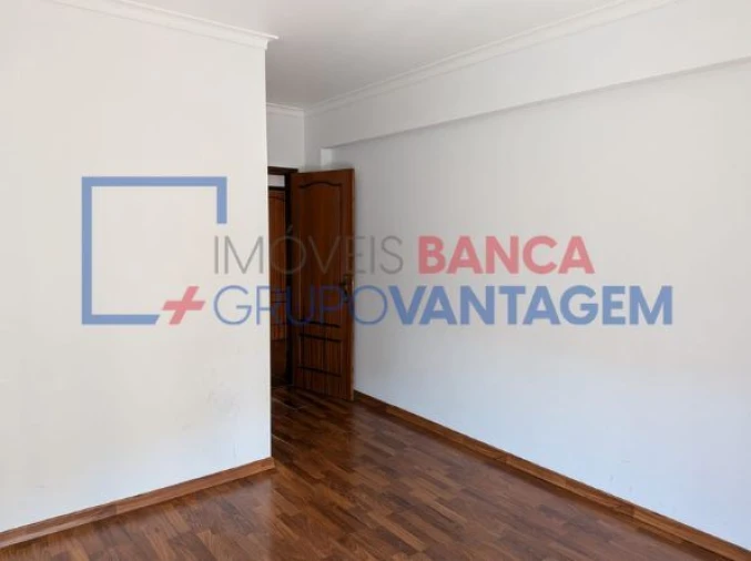 Apartamento T3 para Venda em Carregado e Cadafais Foto 16