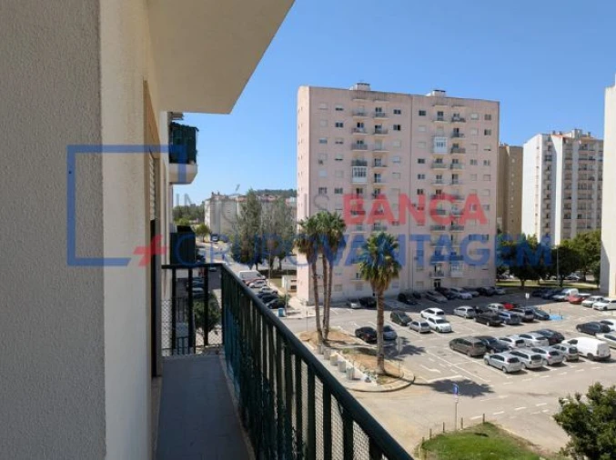 Apartamento T3 para Venda em Carregado e Cadafais Foto 25