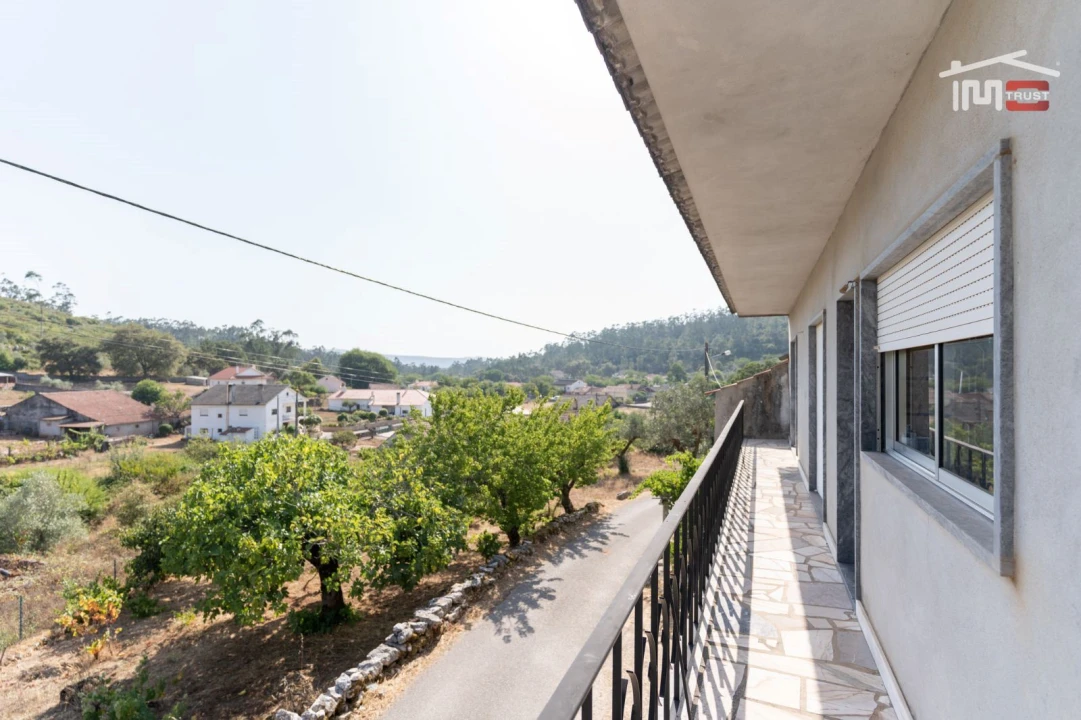 Moradia T3 para Venda em Alvados e Alcaria Foto 5